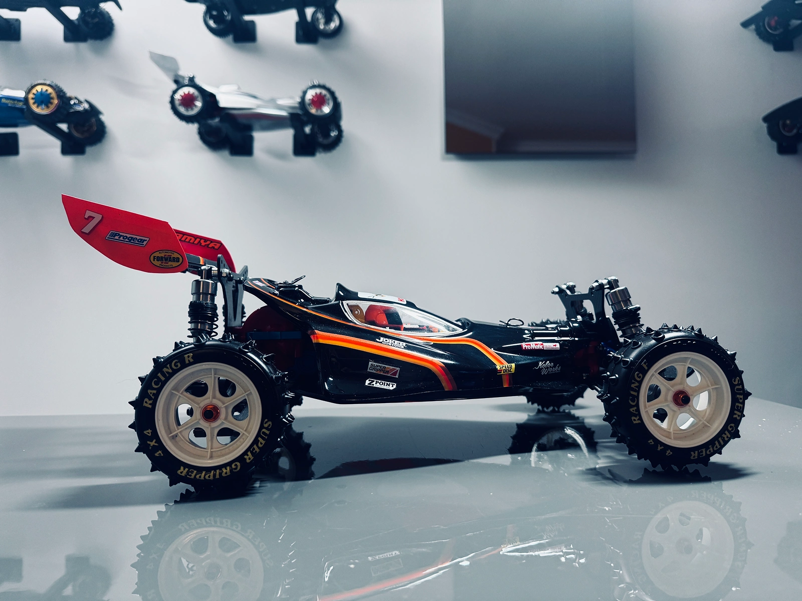 Tamiya Hornet Force Evo — SIDE PROFILE
